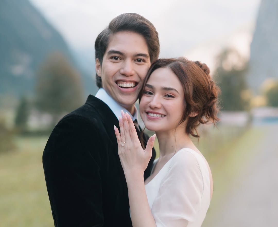 Foto lamaran El Rumi dan Syifa Hadju di Swiss